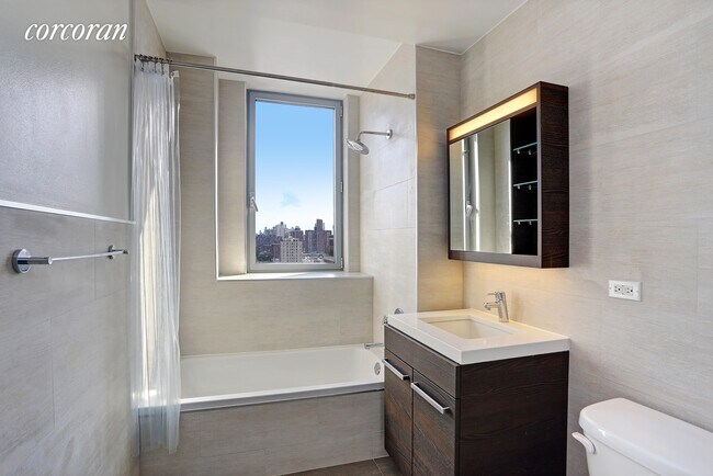 Foto del edificio - 321 W 110th St