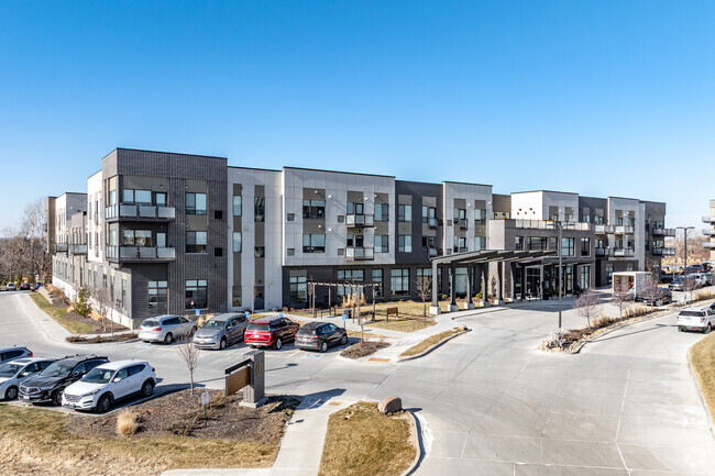 Building Photo - Ovation Heartwood Preserve-Independent Living