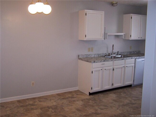 Foto del edificio - 6836 Winthrop Dr