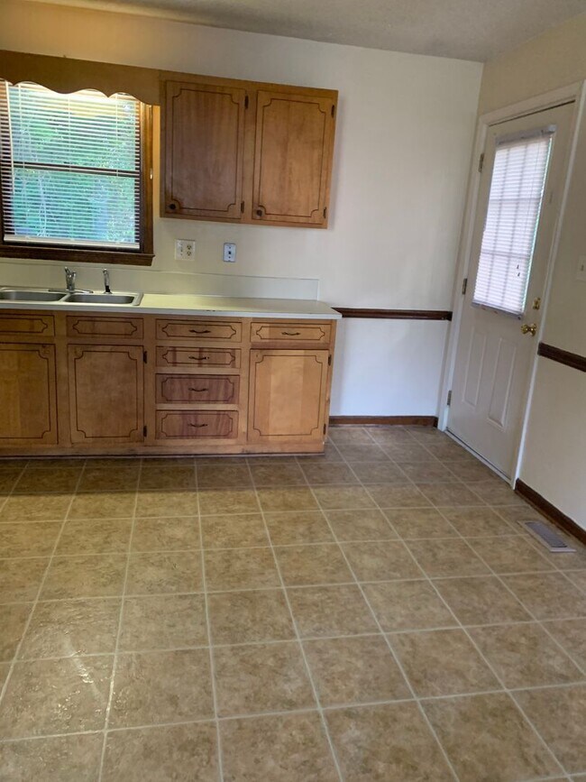 Building Photo - Union Heights Duplex
