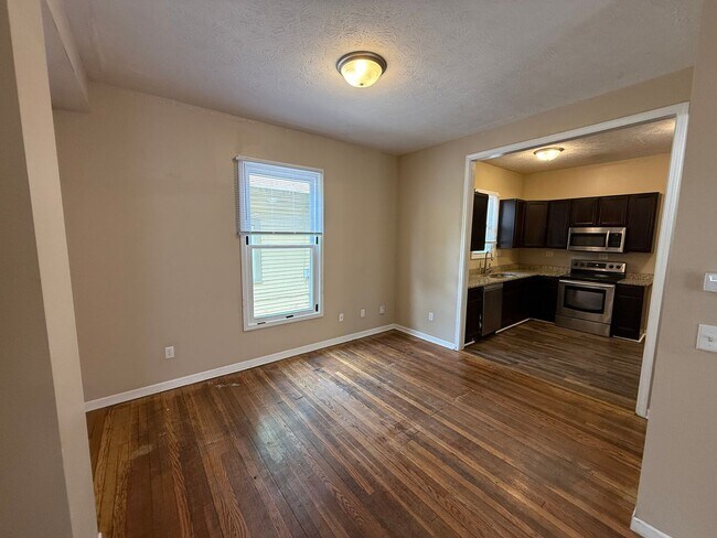 Building Photo - 208 W Stadium Ave