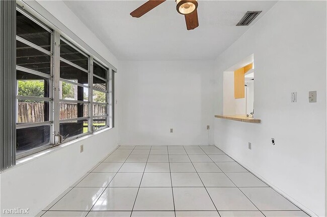 Foto del edificio - 4 br, 2 bath House - 9200 SW 55th St