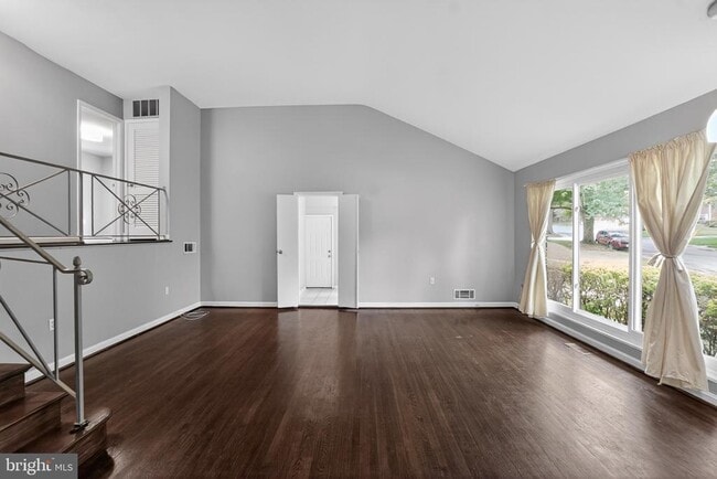 Building Photo - 9211 E Parkhill Dr