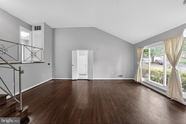 Foto del edificio - 9211 E Parkhill Dr