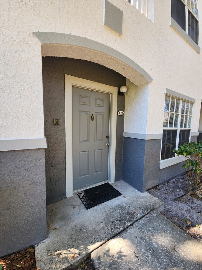 Foto del edificio - Coming Soon - Condo at Sunset Lake - 3 Bed...