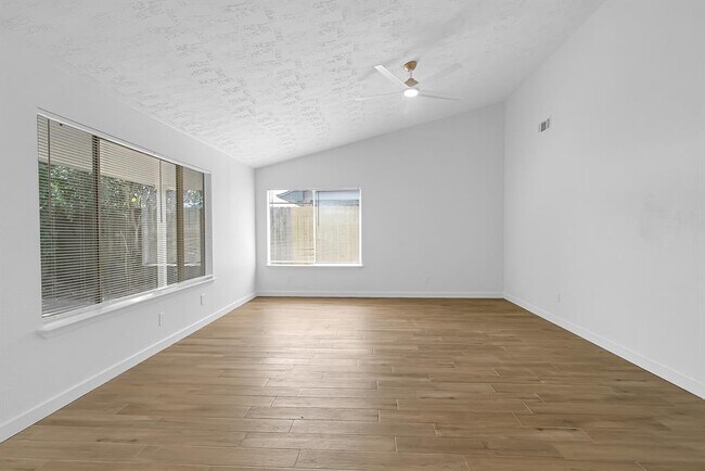 Foto del edificio - 23939 Griffin House Ln