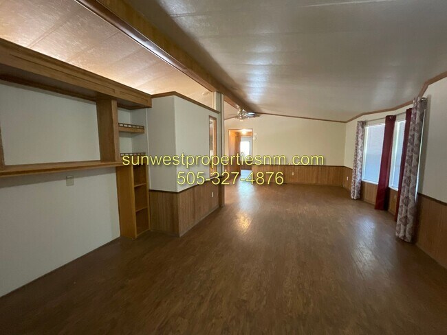 Foto del edificio - 3 Bed 2 Bath in Flora Vista