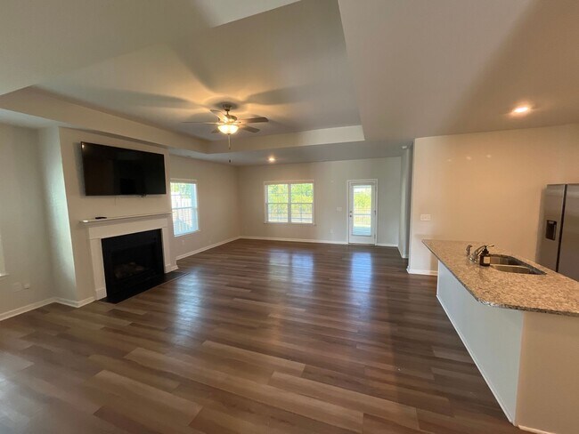Foto del edificio - 5 Bedrooms in Parsons Mill!