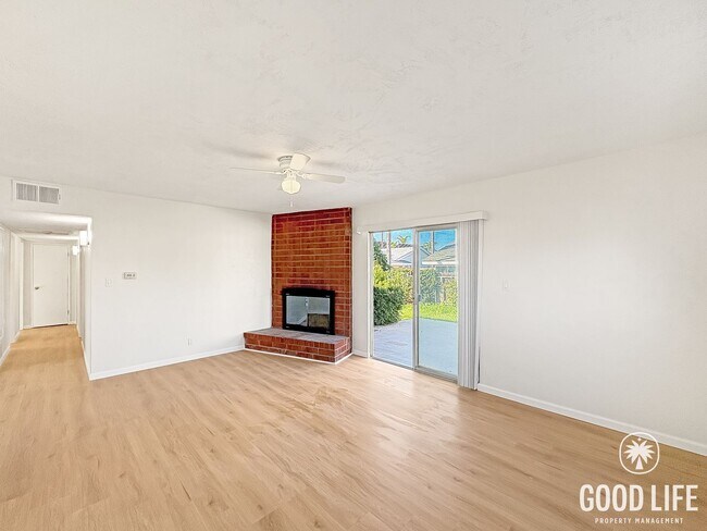 Foto del edificio - Newly Renovated El Cajon Home with Thoughtful Floor Plan