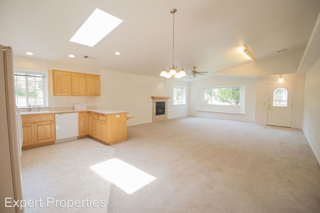 Foto del edificio - 3 br, 2 bath House - 3013 University Rd