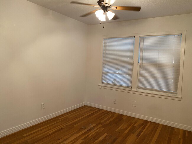 Building Photo - 3011 42nd St
