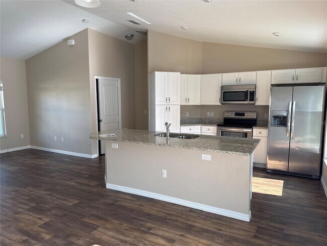 Foto del edificio - 4000 SW 139th St Rd