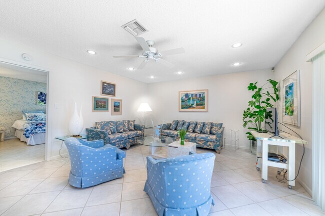 Foto del edificio - 797 NW 32nd Ave