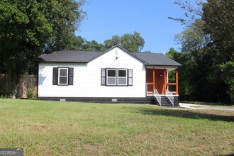 Building Photo - 1060 Cypress Dr