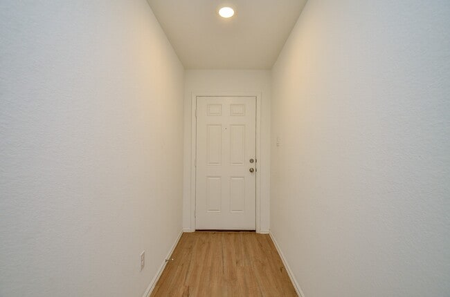 Building Photo - 27127 Breakaway Ln