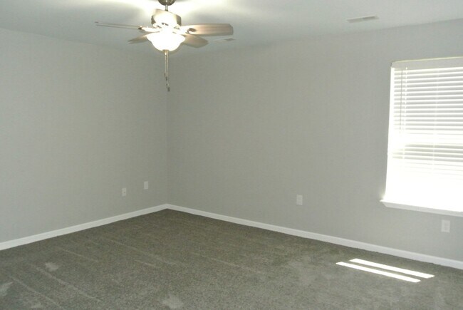 Building Photo - Single Family Home
