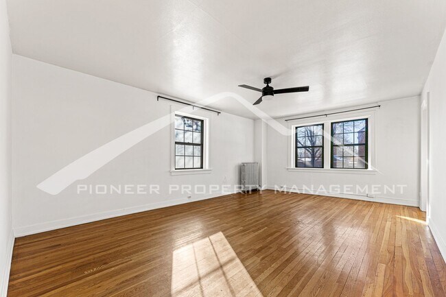 Foto del edificio - Spacious Condo with Office!