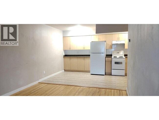 Photo du bâtiment - 6709 Sussex Ave