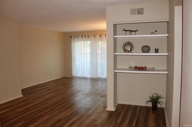 Building Photo - 444 N Clay Ave