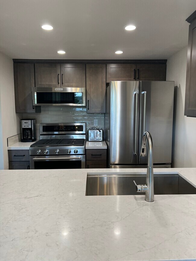 Building Photo - 754 Boulder Ct