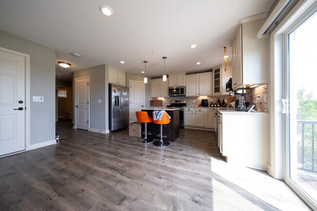 Foto del edificio - 9939 5th St Ln N