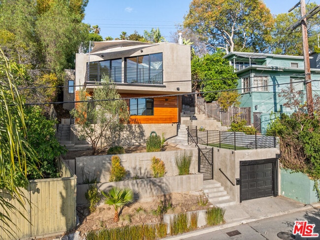 Foto del edificio - 3921 Clayton Ave W