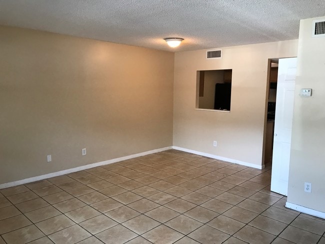 Building Photo - Wildwood Way Apartments