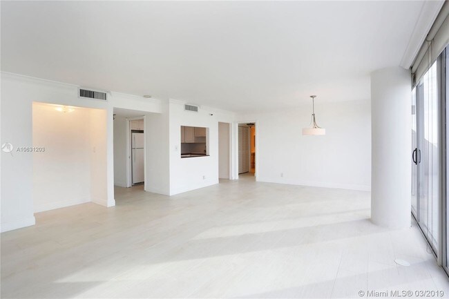 Foto del edificio - 2025 Brickell Ave