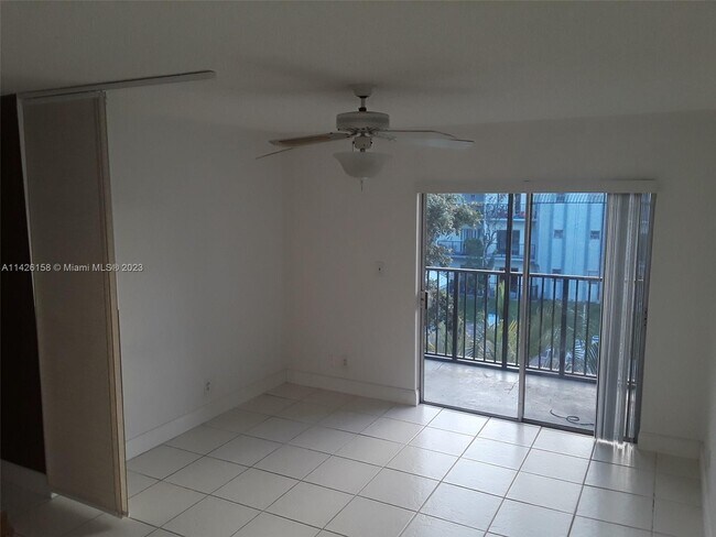 Foto del edificio - 7521 NW 16th St