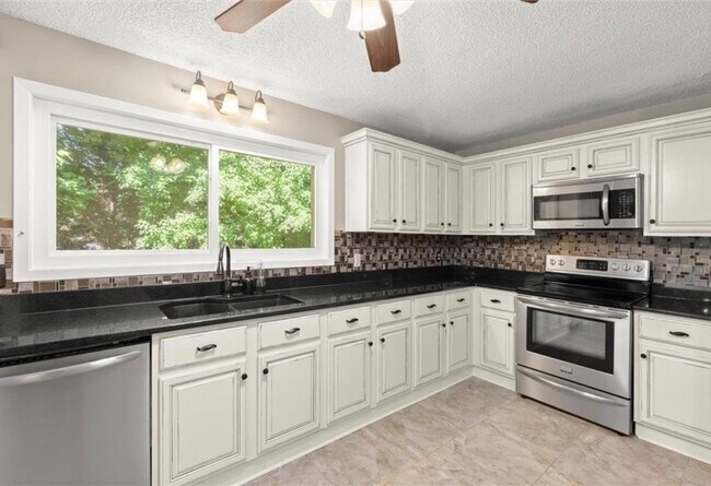 Foto del edificio - 2193 Oakrill Ct