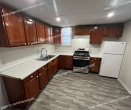 Building Photo - 3940 Deodar St