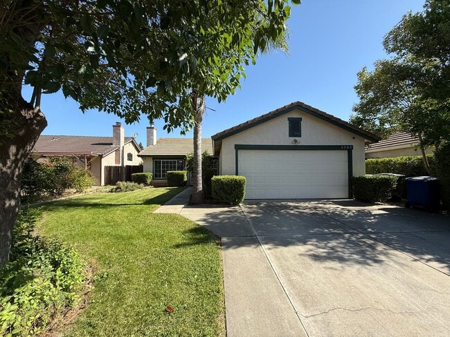 Building Photo - Single story in Modesto!