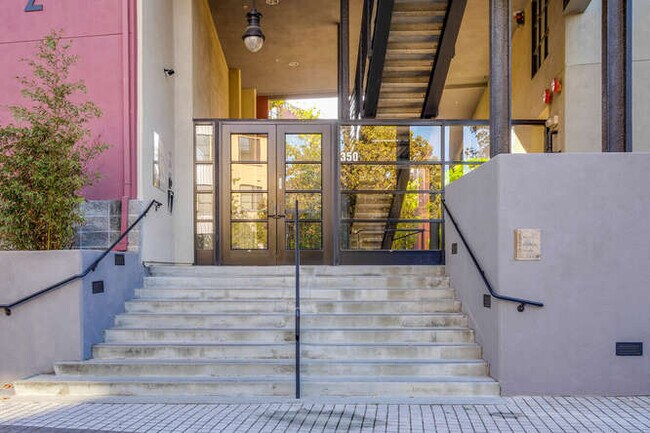Foto del edificio - 350 E Mission St