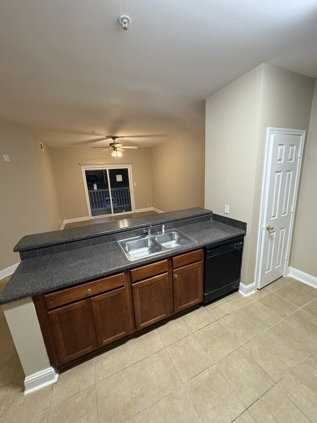 Building Photo - 3323 Town Creek Cir