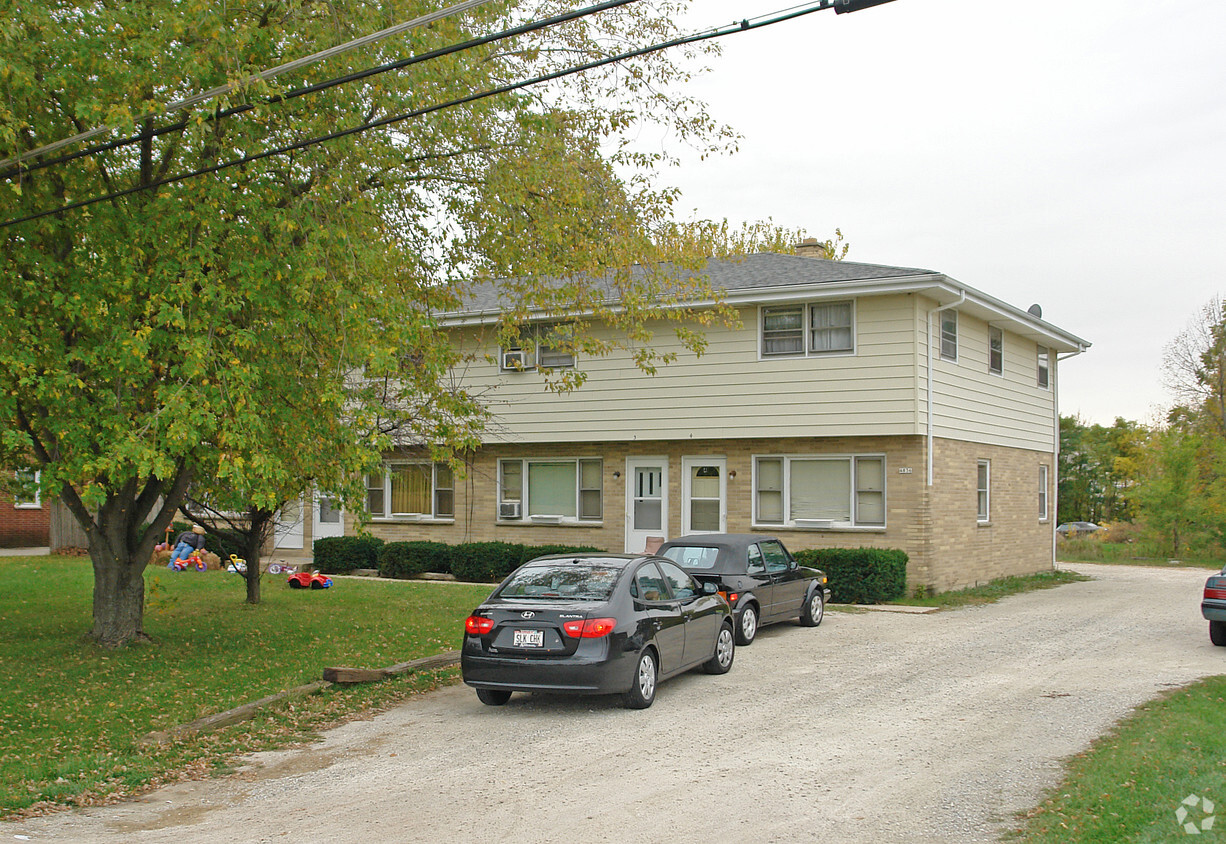 Building Photo - 4836 Green Bay Rd
