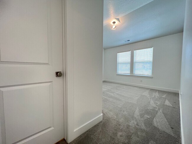 Foto del edificio - 3 Bedroom/2.5 Bathroom Townhouse in Herriman