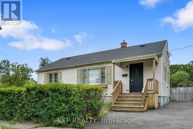 Building Photo - 13 McPhail Crescent