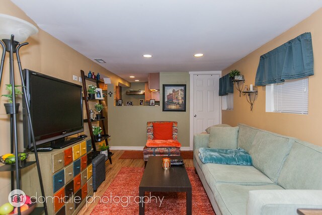 Primary Photo - 2438 W Wilson Ave