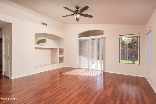 Foto del edificio - 1304 S Porter St