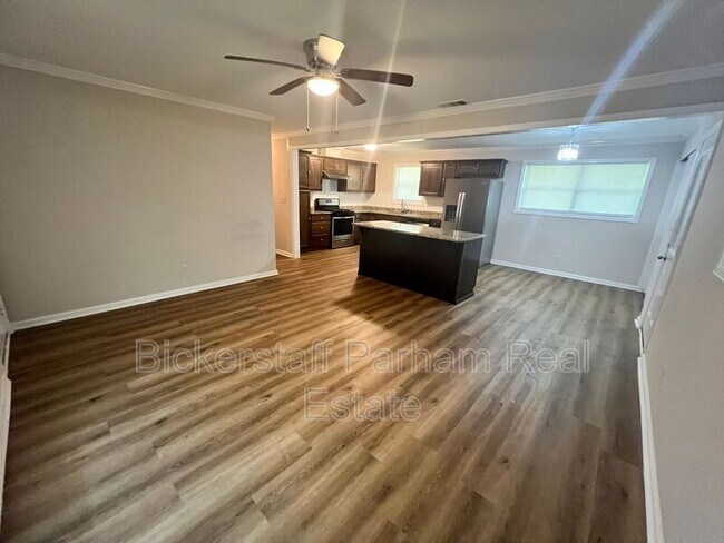Building Photo - 926 Rosewood Dr