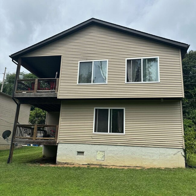 Building Photo - 152 Black Jack Rd