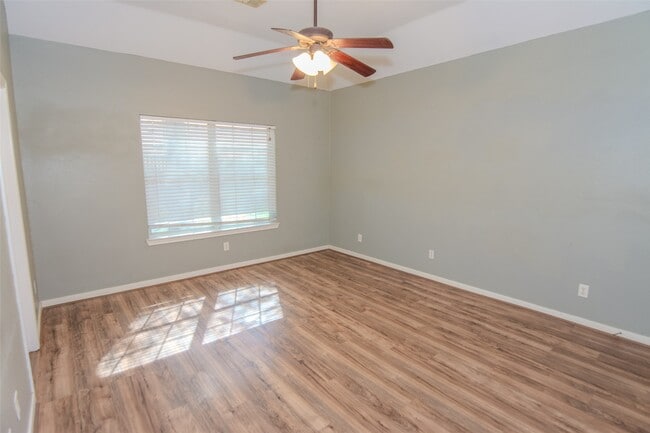 Foto del edificio - 13570 Miller Ln