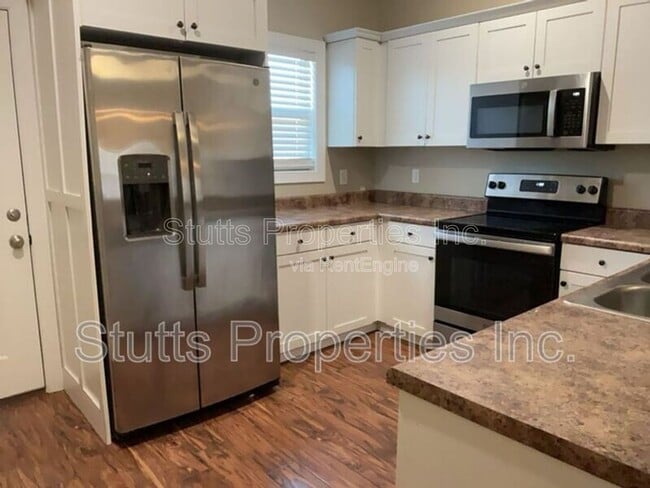 Building Photo - 145 Bruin Dr