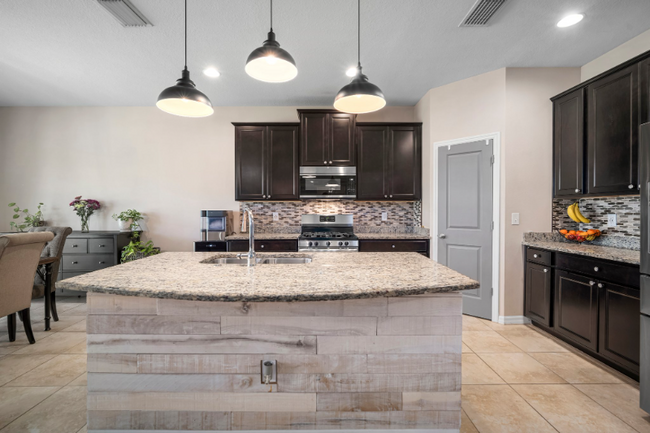Foto del edificio - 6413 Triton Ln