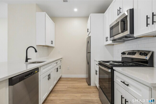 Foto del edificio - 220 E Rd