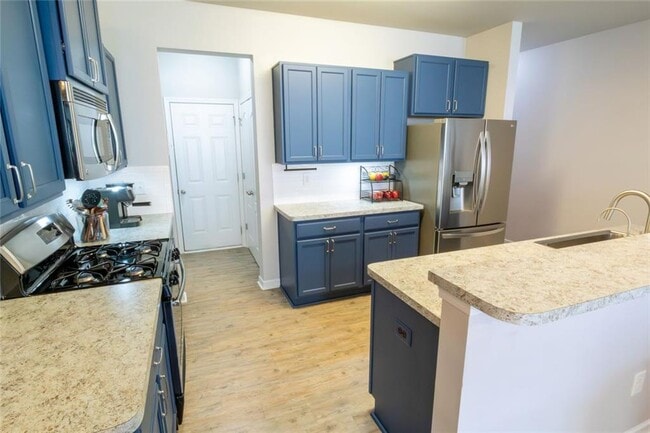 Building Photo - 168 Townview Dr