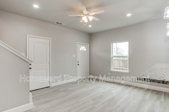 Photo - 1609 Daniel St Apartment