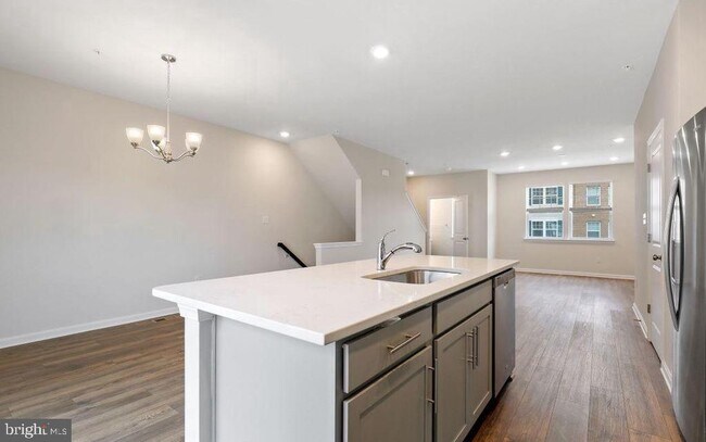 Building Photo - 7104 Delegate Pl