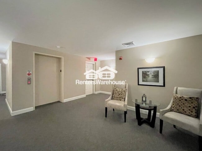 Building Photo - 500 Judah Way