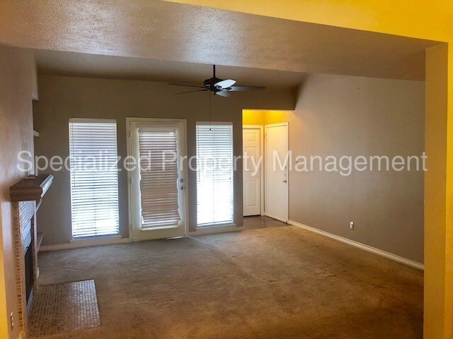 Foto del edificio - 3105 San Jacinto St